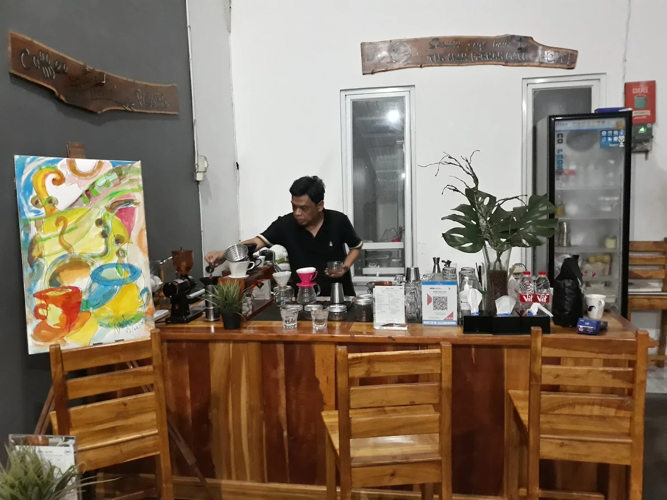Suasana pelanggan dan momen di Beuu Kopi X Bunbun Cemilan Sehat Sawangan Depok